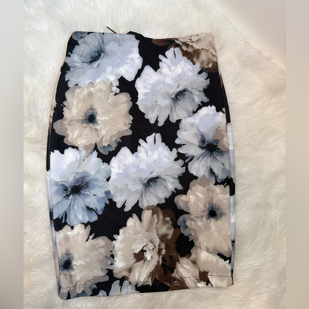 #529 T TAHARI Pencil Skirt size S